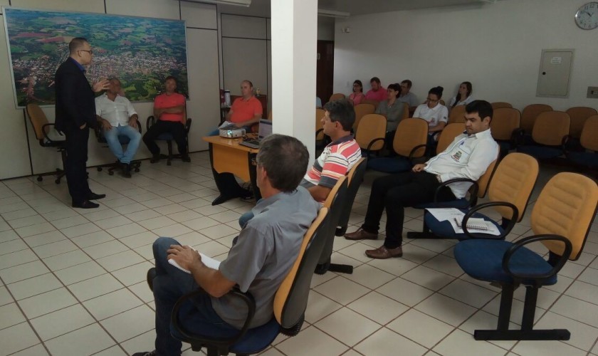 Vereadores e equipe técnica da Prefeitura de Capitão recebem  treinamento sobre emendas impositivas