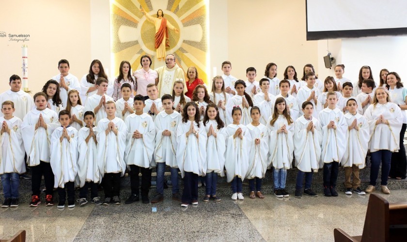 Crianças receberam a Primeira Eucaristia em Capitão
