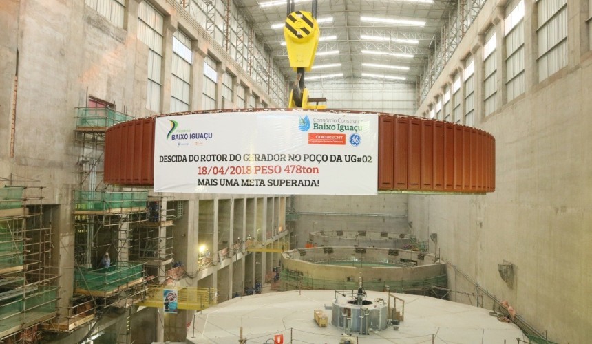 Usina Baixo Iguaçu desce Rotor do Gerador da Unidade Geradora 02