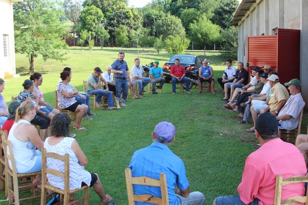 Nova Prata do Iguaçu: Reunião para regularização de terrenos da comunidade de Nova Vitória 
