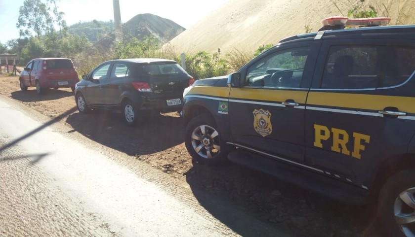Veículos furtados são recuperados pela PRF em Santa Lúcia