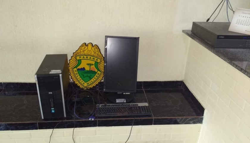 Policia Militar de Capitão localiza computador furtado de escola em meio a mata
