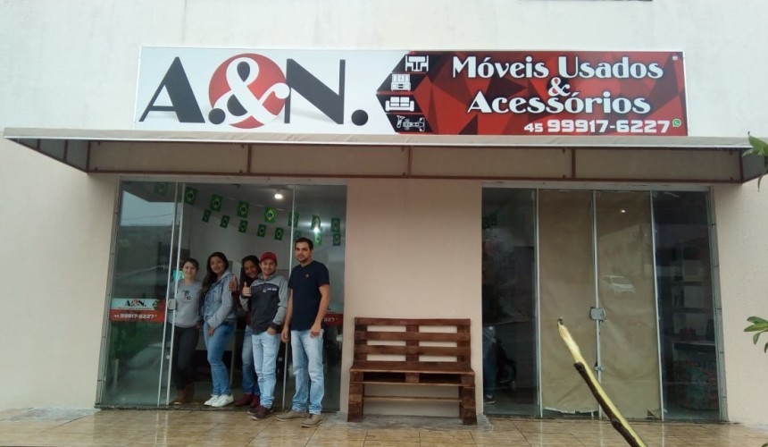 Microempresários inauguram loja de moveis seminovos e acessórios em Capitão