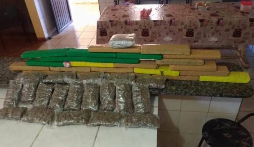 Polícia de Três Barras do PR apreende 23 quilos de maconha dentro de mala