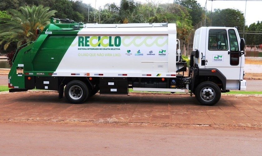 Boa Vista recebe caminhão de coleta de lixo reciclável