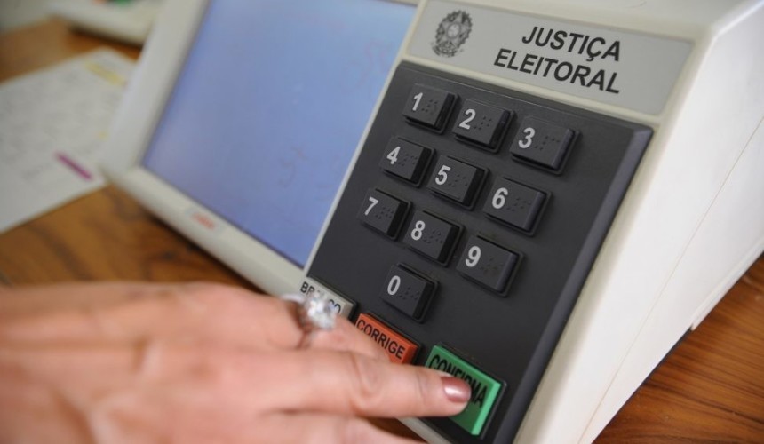 Dez candidatos disputam governo do Paraná