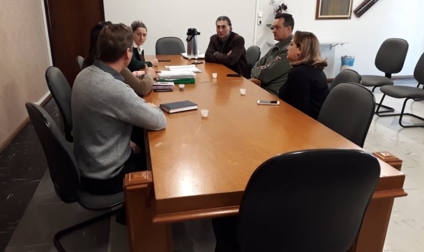 Em reunião em Capitão, município de Santa Lúcia deixa convenio da Casa Lar