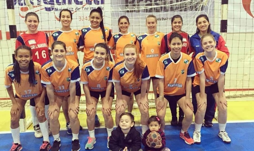 Handebol feminino de Capitão disputa hoje a semifinal dos Jogos Abertos em Coronel Vivida