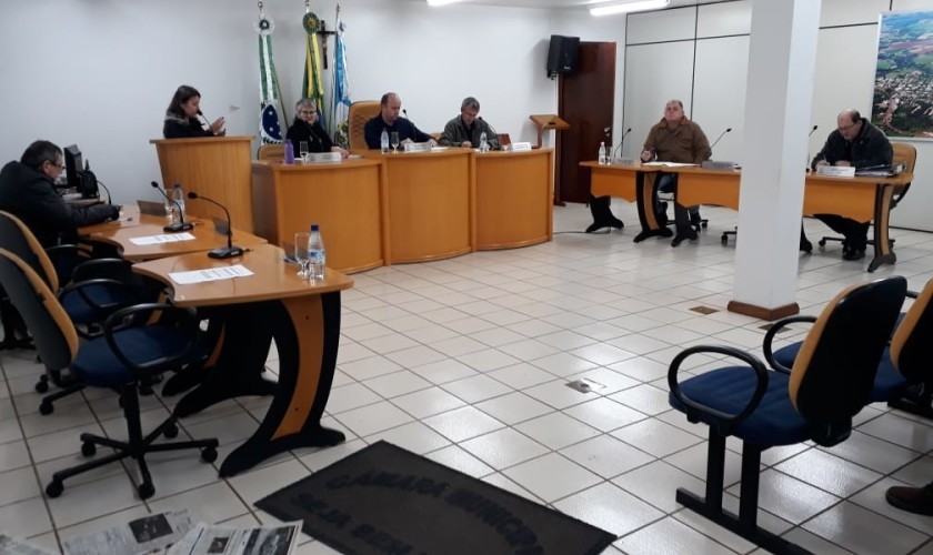 Vereadores de Capitão pedem melhorias em ruas, estradas e compra de terreno para área de lazer