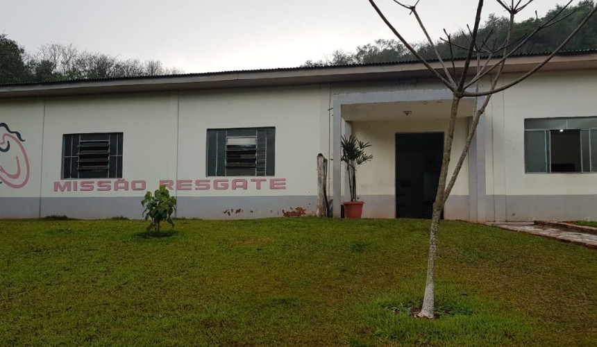 Comppud e vereadores de Capitão visitam casa de acolhimento para dependentes químicos e alcoólicos em Quedas do Iguaçu