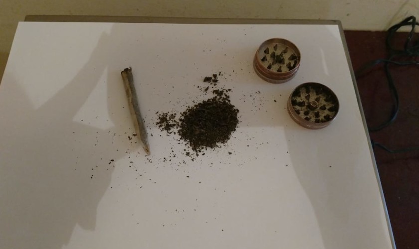 Usuários de drogas são detidos com porções de maconha no Paraná Cidadão em Capitão