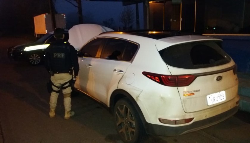 PRF recupera veiculo roubado em Lindoeste