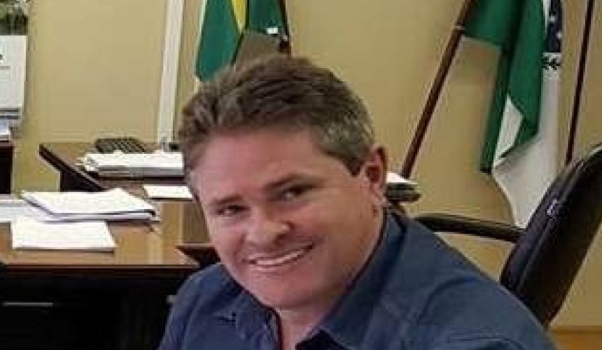 Prefeito de Capitão  vai a Curitiba em busca de projetos  nas áreas da saúde, transito e agricultura