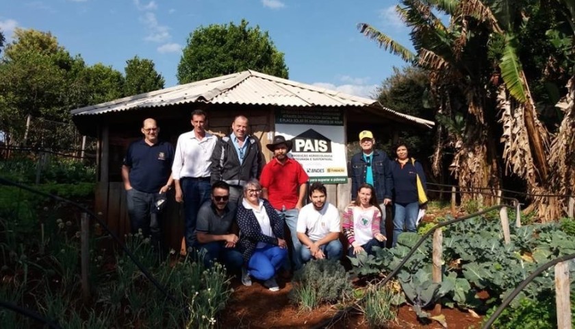 Representantes de Capitão conhecem programa de Agroecologia Integrada e Sustentável na região central do Paraná