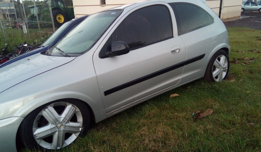 Condutor tem Celta apreendido em Capitão por não possuir CNH