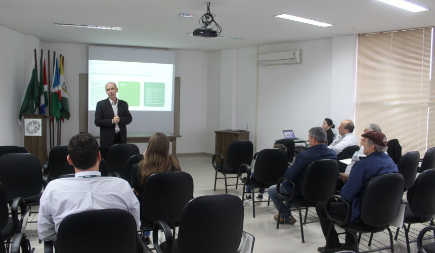 Café com o Presidente apresenta informações financeiras e para investimentos em Barracão