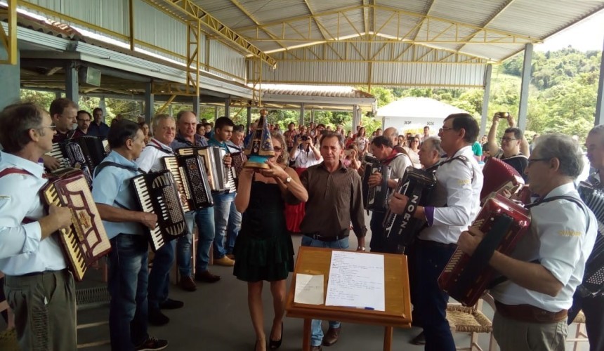 Festa com encontro de gaiteiros é realizada com sucesso em Capitão