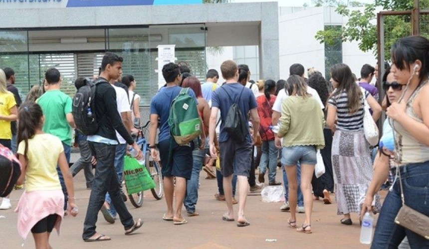 Horário de verão vai começar no mesmo dia da primeira prova do Enem