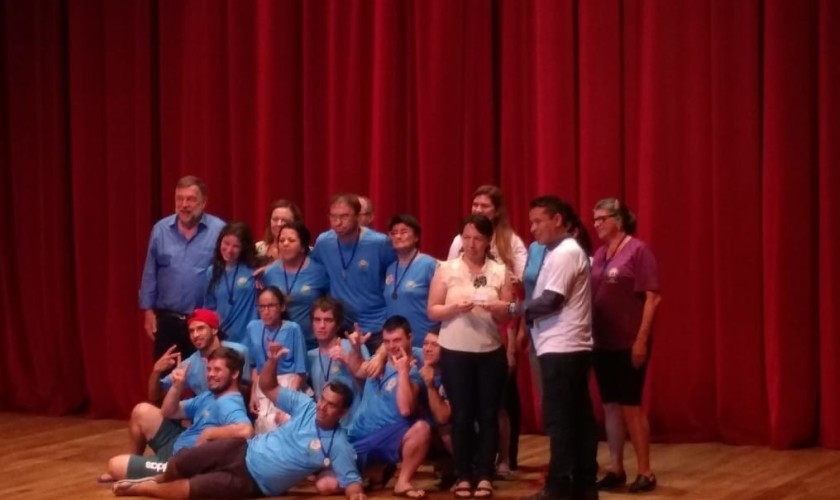 Alunos da APAE de Capitão recebem sete prêmios no 11º Festival Regional Nossa Arte em Cascavel