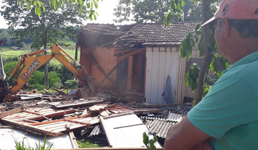 Famílias são retiradas e tem casas demolidas em local que será atingido pelo lago da UHE Baixo Iguaçu  em Capitão