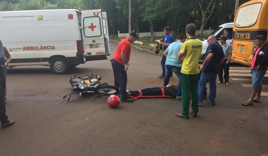 Jovem fica ferido ao colidir motocicleta em ônibus em Capitão