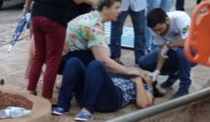 Mulher fica ferida ao ser atingida por placa no centro de Boa Vista da Aparecida
