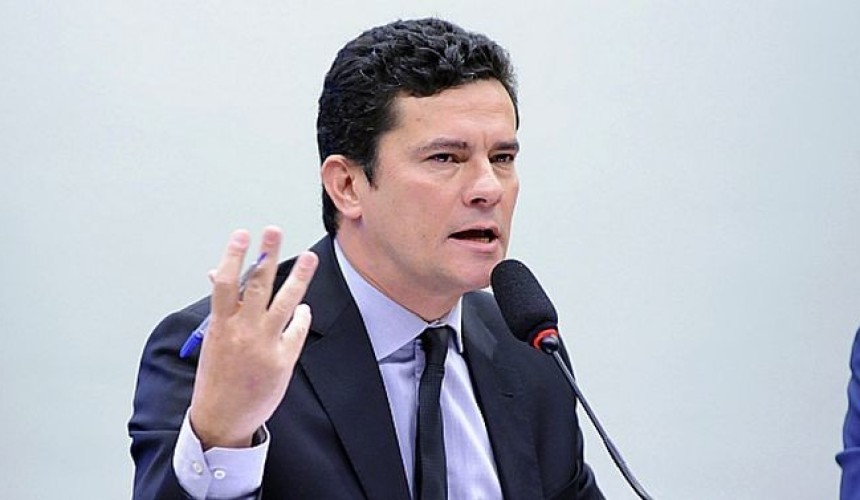 Moro aceita convite de Bolsonaro para comandar o Ministério da Justiça