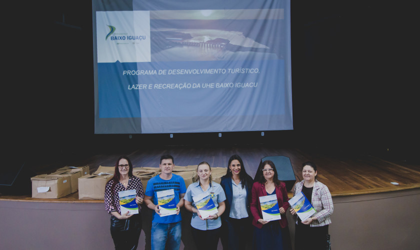 Usina Baixo Iguaçu faz a entrega oficial do site e guia turístico dos municípios