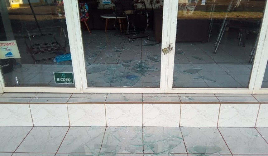 Loja é arrombada durante a madrugada na Avenida Iguaçu  em Capitão