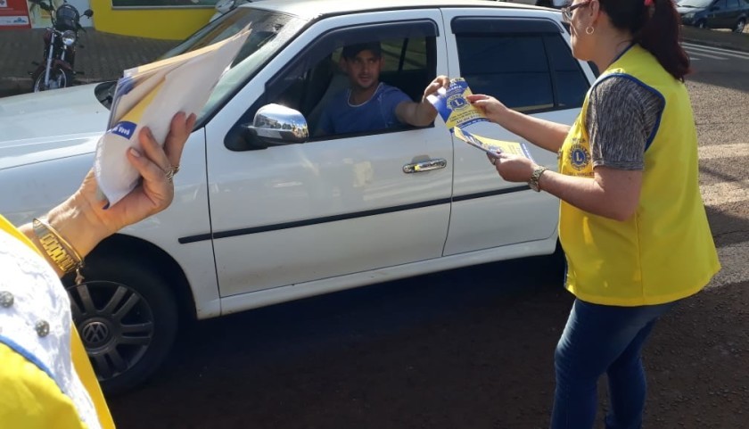 Lions Clube de Capitão faz blitz de divulgação da Campanha da Fralda Solidária