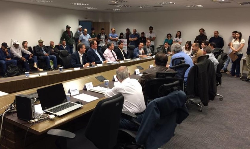 Comissão de Mediação de Conflitos Fundiários recebe pauta de reivindicações de atingidos em Curitiba