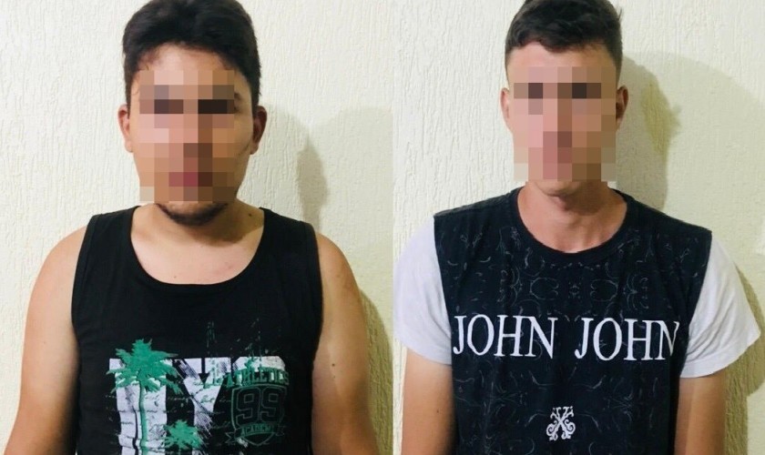 Enteado e padrasto são presos com arma e drogas  em Santa Lúcia