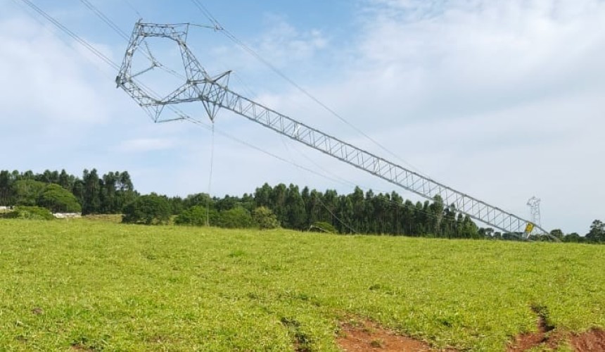 ATUALIZADO: Torres de transmissão da Usina Baixo Iguaçu são encontradas derrubadas