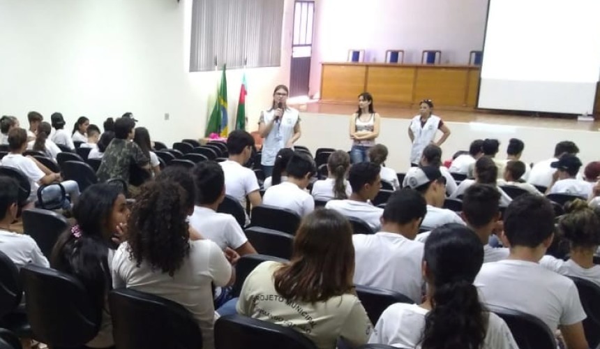 Programa Saúde na Escola leva conhecimento para alunos de Santa Lúcia