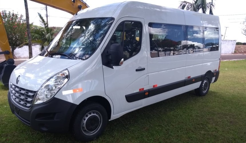 Santa Lúcia recebe novo veículo para o transporte de pacientes