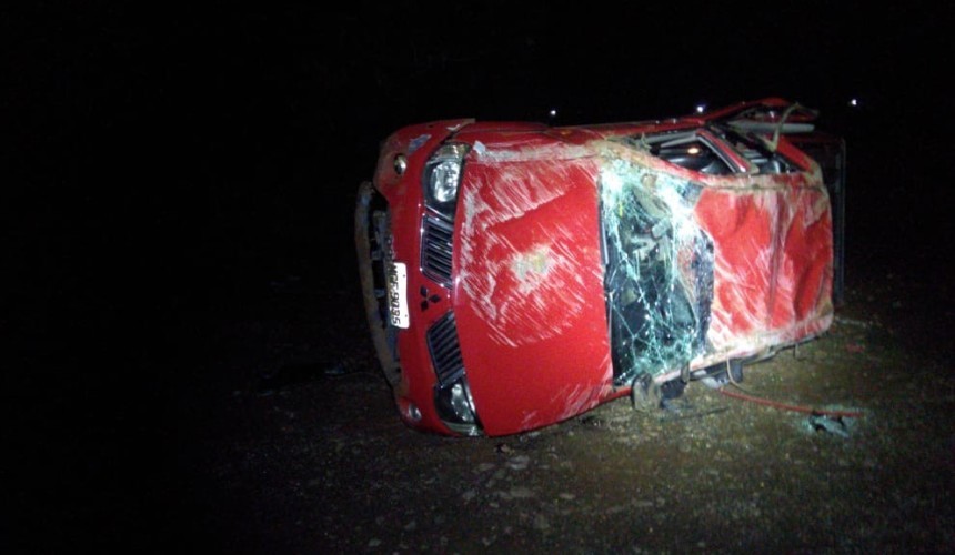 Camionete furtada em Realeza é recuperada após capotamento na BR 163 em Santa Lúcia