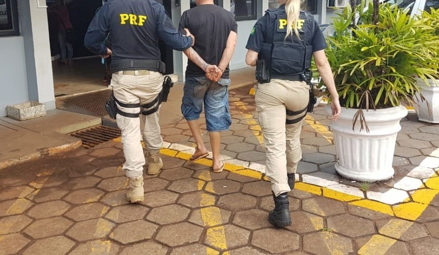 Procurado pela Justiça é detido por embriaguez ao volante em Lindoeste