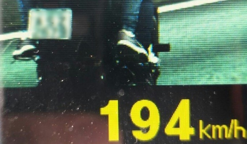 PRF flagra três mil motoristas acima da velocidade por dia no feriado de Ano Novo no PR