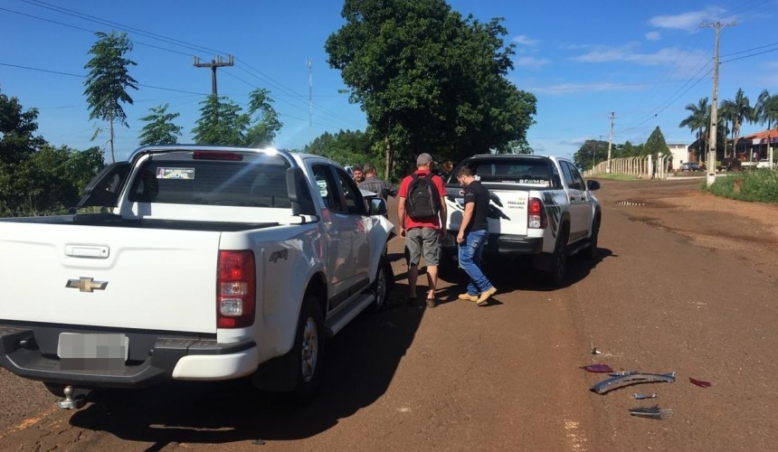 Camionetes se envolvem em colisão na estrada da Coopavel em Capitão