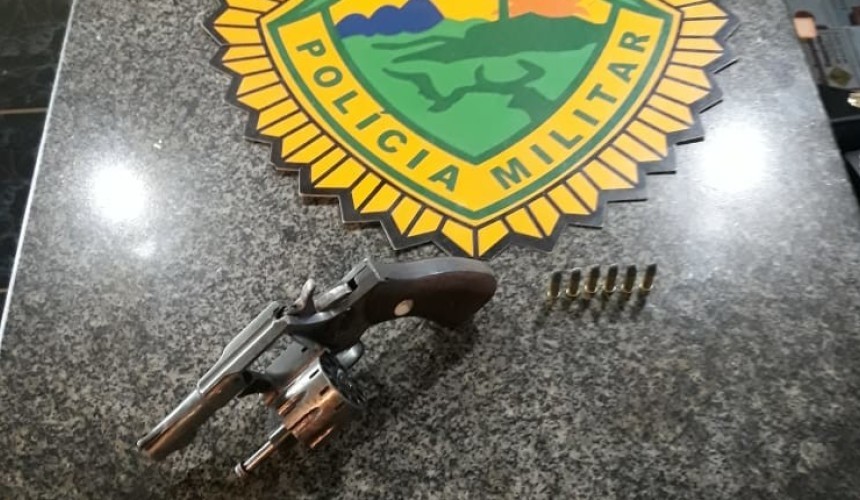 Após denuncia homem é detido com arma de fogo em Capitão