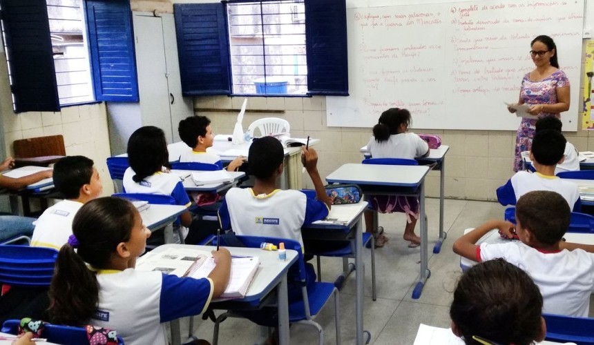 Lei estipula que Conselho Tutelar seja acionado quando aluno ultrapassar 30% de faltas