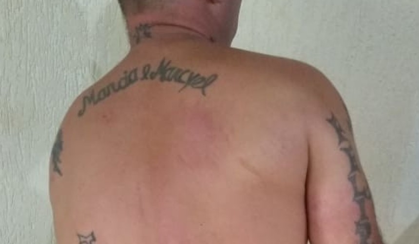 PM estoura ponto de trafico de drogas e prende traficante em Capitão