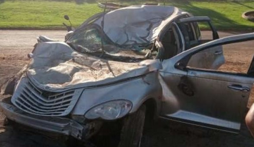 Homem sofre múltiplas fraturas ao capotar carro em Boa Vista da Aparecida