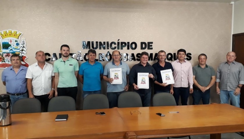 Ordens de serviço para início de obras indicadas por vereadores são assinadas