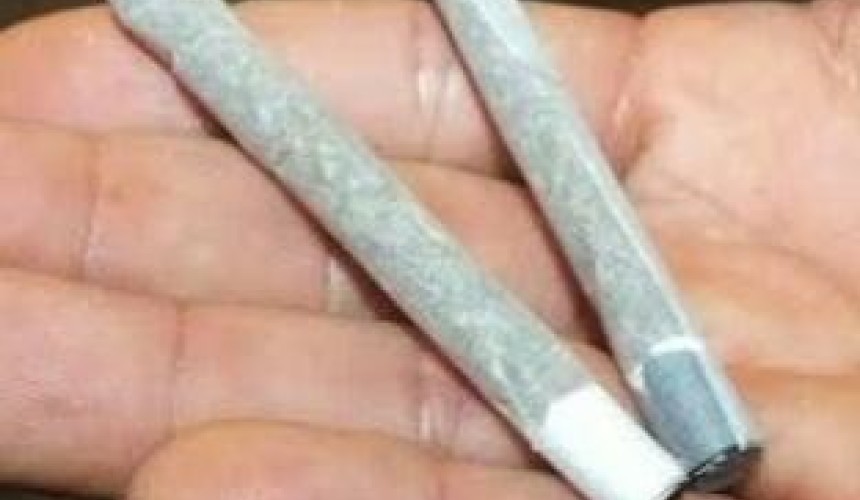 Menor é apreendido com dois cigarros de maconha em Capitão