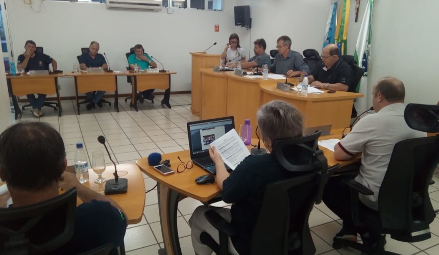 Dois projetos de lei e cinco indicações são aprovados durante sessão na Câmara de vereadores de Capitão