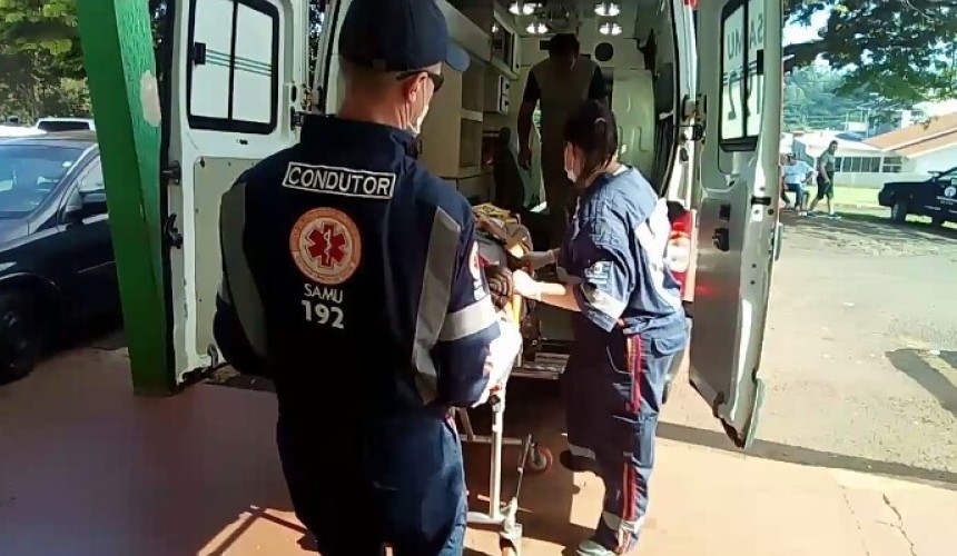 Queda de moto deixa duas pessoas feridas na Avenida Iguaçu em Capitão