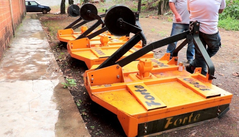 Administração Municipal de Boa Vista entrega segunda parte de equipamentos para Associação dos Sericicultores