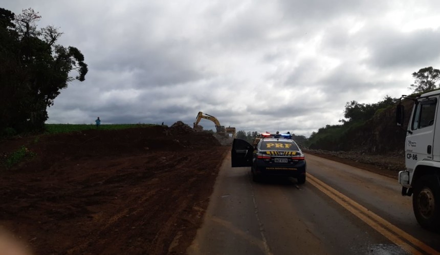 Pista da BR-163 é liberada após detonação de rochas entre Santa Lucia e Capitão