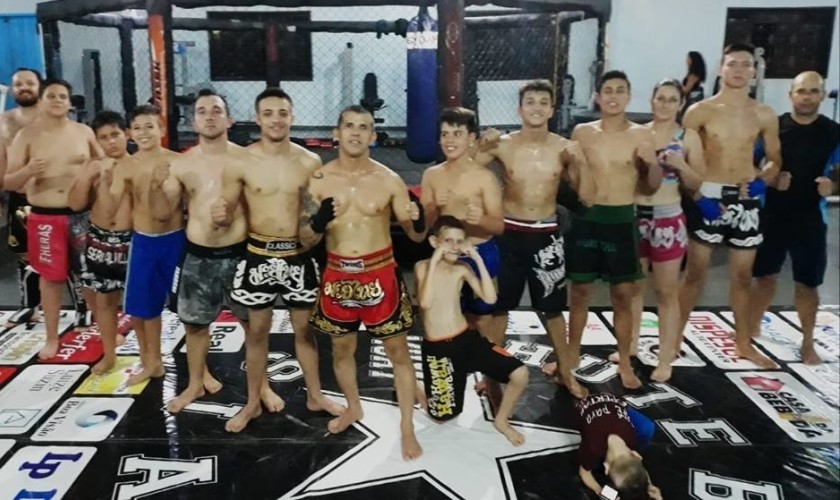 Atletas de Capitão conquistam 11 medalhas em competição internacional de Kick Boxing